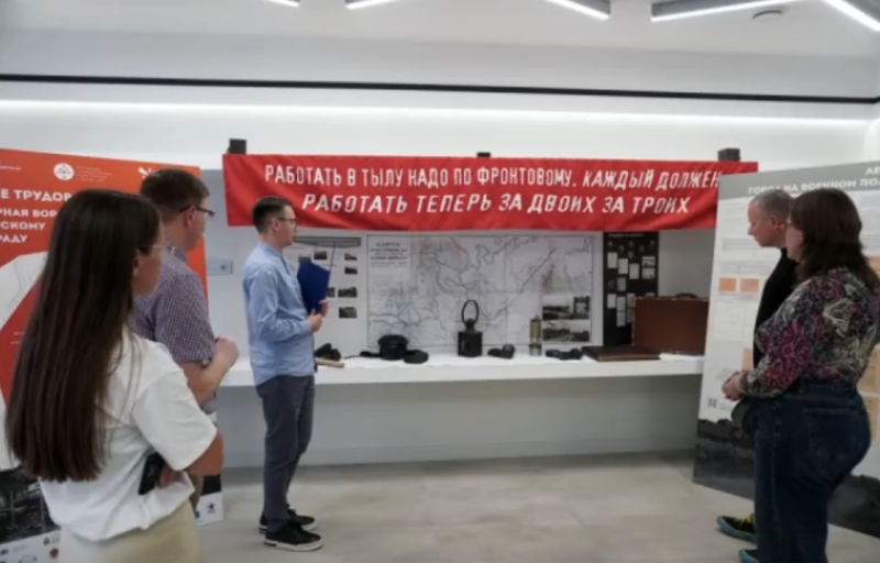 В Санкт-Петербурге продолжают работать выставки Воркутинского музейно-выставочного центра
