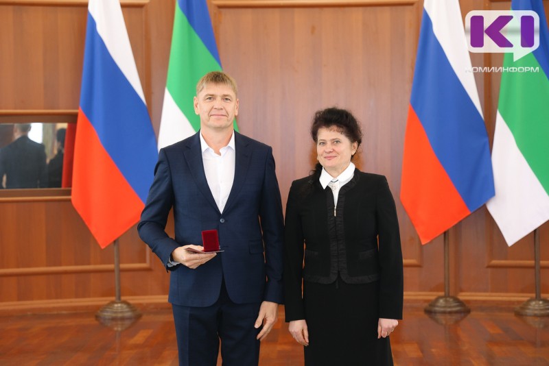 "Это не личная заслуга, а труд всего коллектива": работников Сыктывкарского ЛПК отметили государственными наградами

