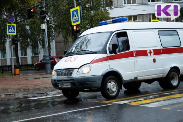 В ДТП на выезде из Сыктывкара госпитализированы водитель и пассажир ВАЗа, въехавшего в Hyundai