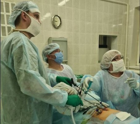 Врачебная бригада Усинской ЦРБ провела хирургическое лечение перфорации язвы желудка

