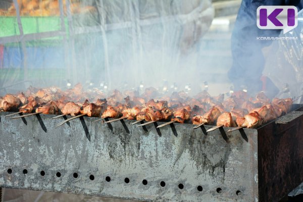 Электрические мангалы вместо угольных: на ярмарке выходного дня в Сыктывкаре меняют формат продажи шашлыка
