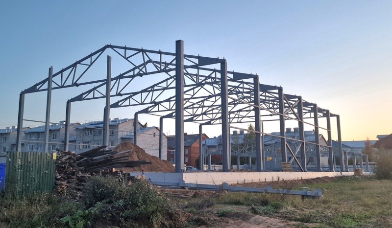 В Айкино полным ходом идет строительство модульного спортивного зала