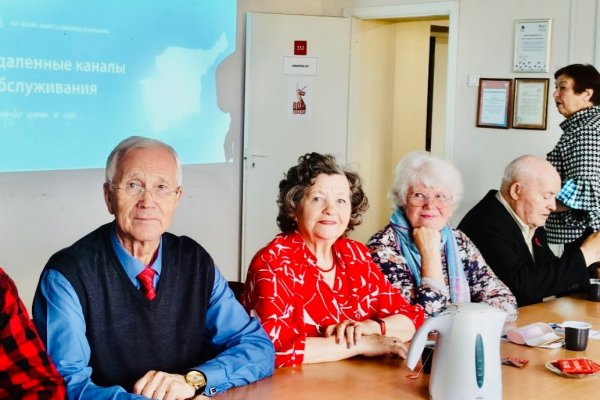 Сотрудники Коми энергосбытовой компании рассказали пожилым клиентам о возможностях онлайн сервисов

