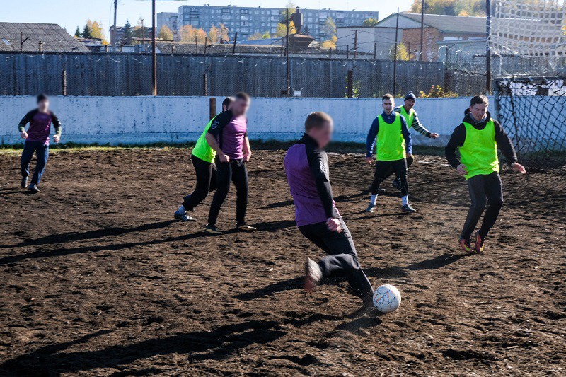 В сыктывкарском ИК-25 прошел товарищеский матч по футболу