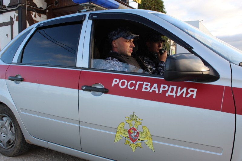 Танцы на столе в ночном клубе закончились для сыктывкарца отделом полиции