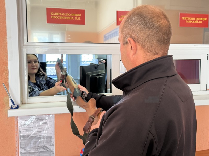 Жители Коми продолжают активно участвовать в передаче своего оружия и боеприпасов для нужд СВО