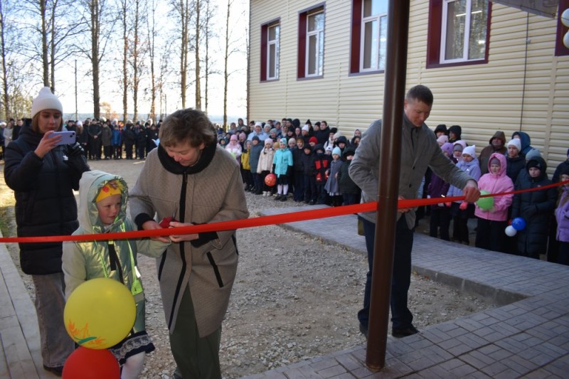В ижемском селе Сизябск дети вернулись в обновленный учебный корпус
