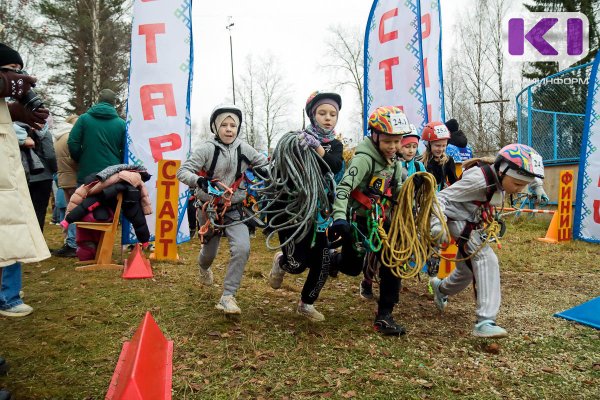Пантины, жумары и карабины: пешеходный сезон по спортивному туризму в Коми закрыли волшебным чаепитием с краеведом 
