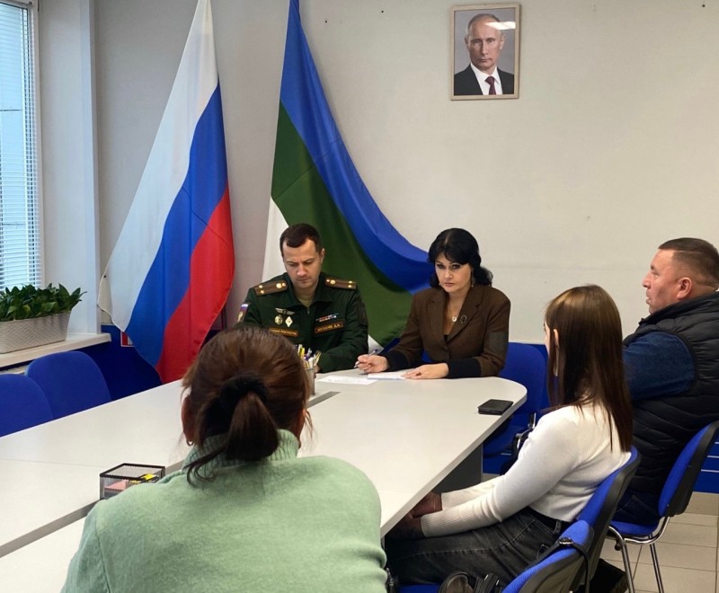 Уполномоченный по правам человека в Коми Вера Железцова и военный прокурор Воркутинского гарнизона Дмитрий Мухачев провели совместный прием граждан

