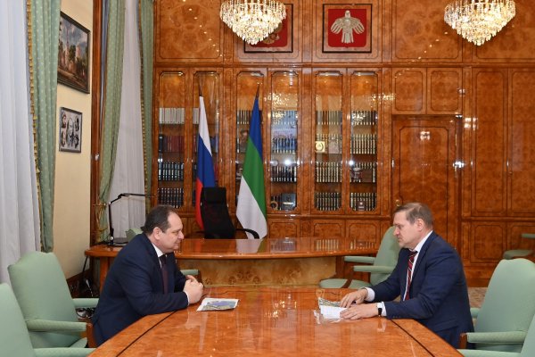 Ростислав Гольдштейн провёл рабочую встречу с главой Корткеросского района Константином Сажиным