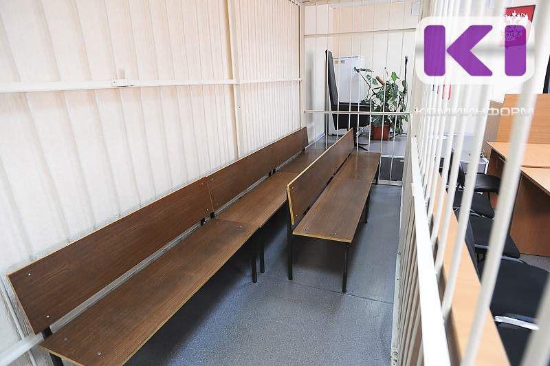 Перед судом предстанет молодой человек, обвиняемый в рассылке малознакомым девушкам порнографических материалов

