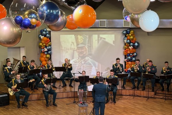 Военный оркестр Росгвардии поздравил жителей и гостей столицы Коми с Днем народного единства