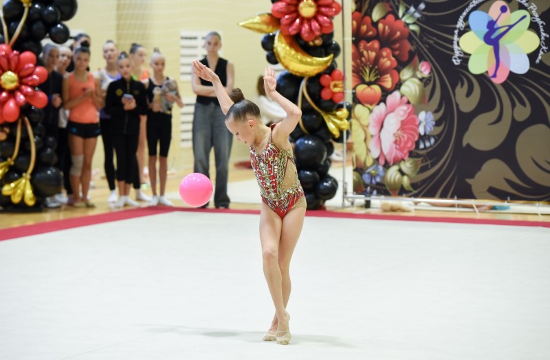 В Коми на Республиканских соревнованиях "Золотые Узоры" выступят более 200 гимнасток