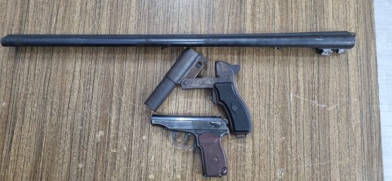 Воркутинец нашел в тундре два пистолета и ствол охотничьего ружья