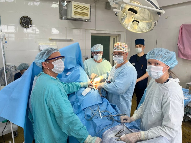 В КРКБ внедрили новую методику эндопротезирования плечевого сустава