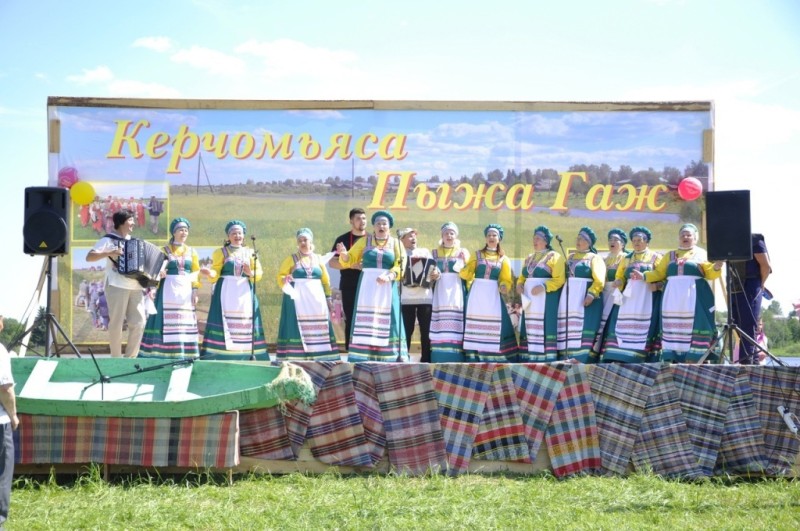 Молодежь Усть-Куломского района обучат плотничеству, верхне-вычегодской росписи и "керчомской кадрили"