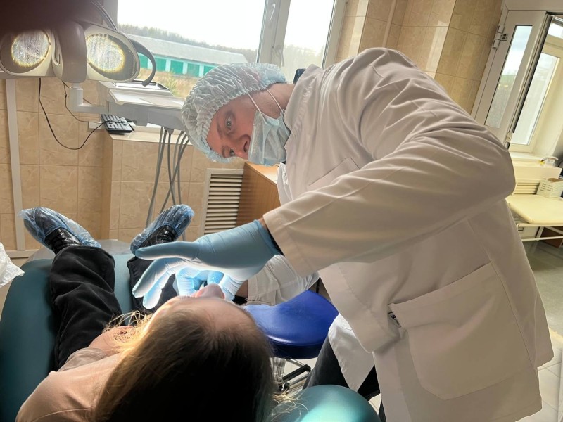 В Усинске вылечили пациентку, у которой было 33 зуба

