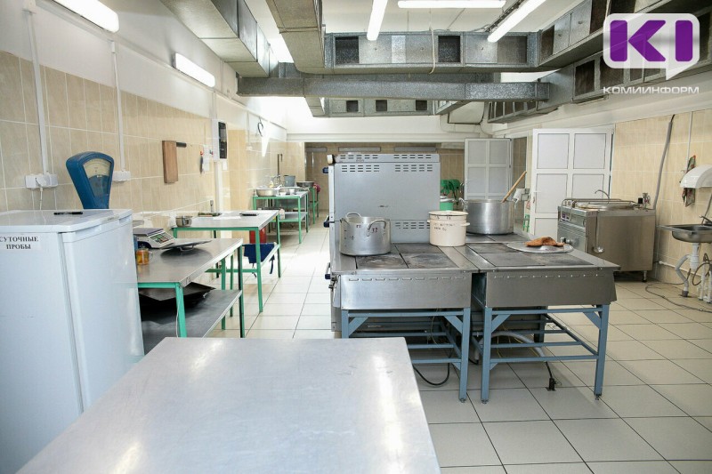 Мишустин поручил проработать вопрос увеличения закупок рыбы для школ и больниц