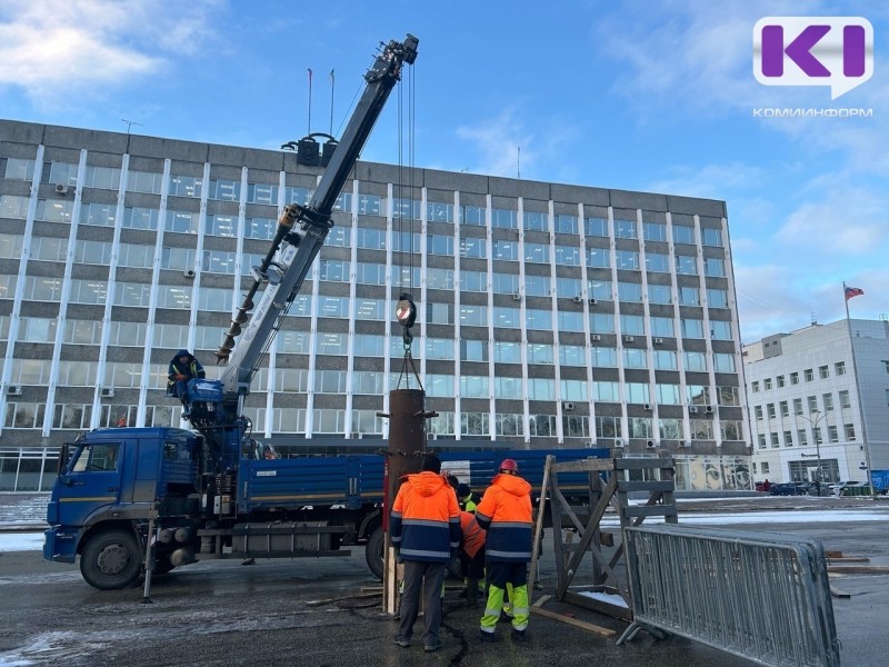 Праздник к нам приходит: Стефановская площадь готовится к приезду главной елки Республики Коми