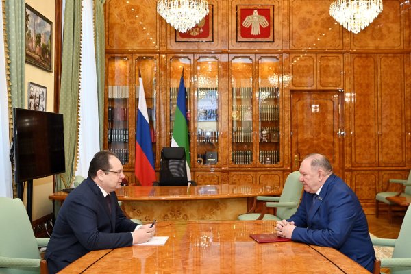 Социальные гарантии – в приоритете: Ростислав Гольдштейн и Александр Макаренко обсудили итоги работы над трёхлетним бюджетом