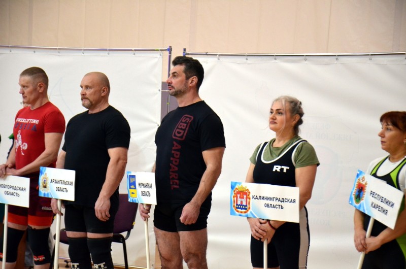 Чемпионат СЗФО по пауэрлифтингу стартовал сегодня в Сыктывкаре