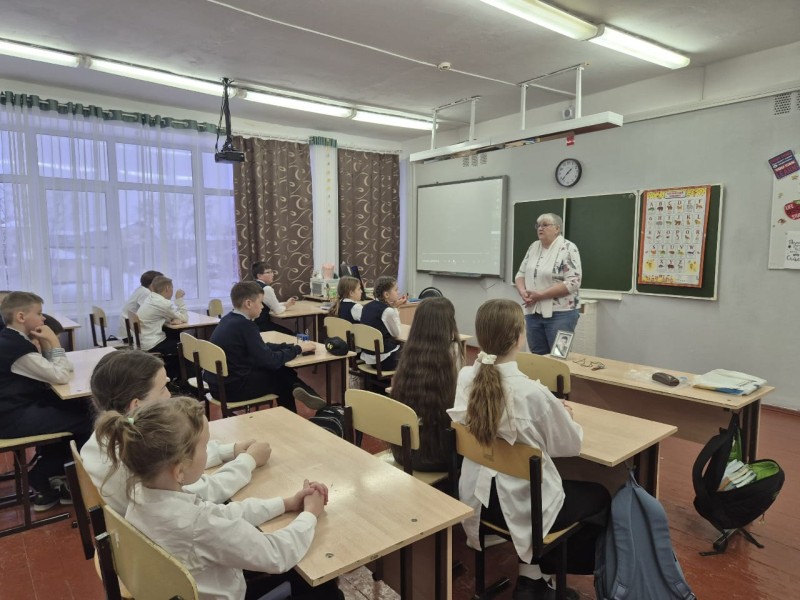 Патриотическая акция Республиканского совета ветеранов "Жить и помнить" охватила 15 сельских школ в 8 районах Коми