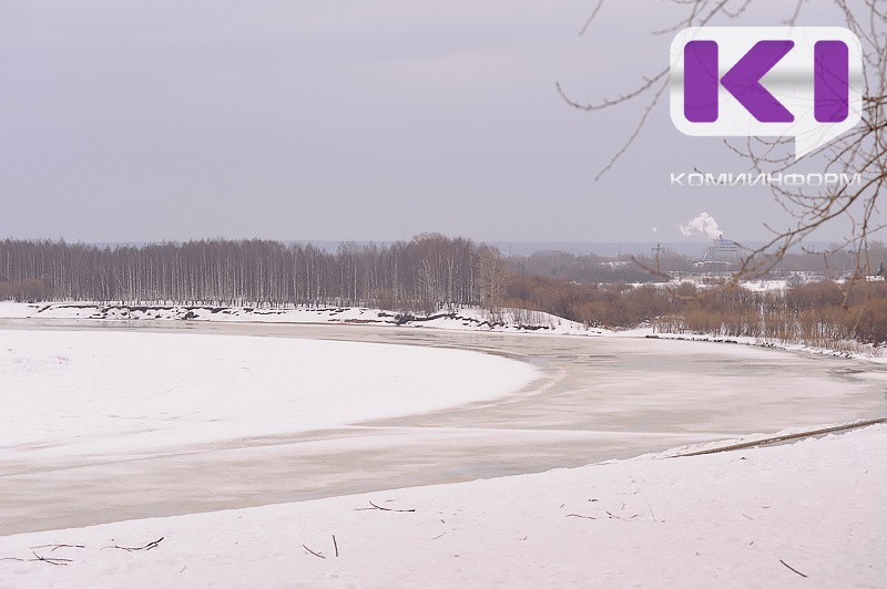 Место причаливания судов у пгт. Седкыркещ изменится из-за образования льда на реке