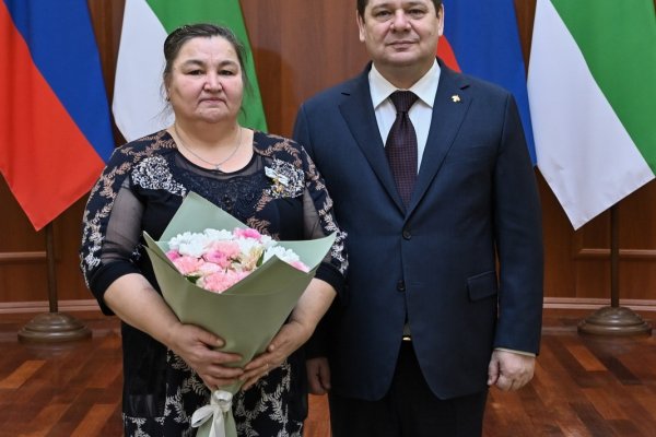 Ростислав Гольдштейн вручил орден 