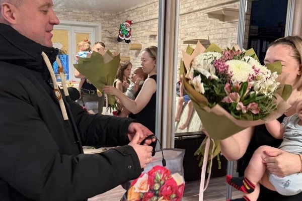 В День матери партийцы 