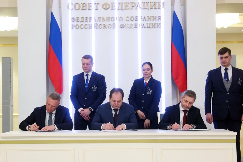 Ростислав Гольдштейн подписал соглашение о создании в Коми реабилитационного центра для ветеранов СВО