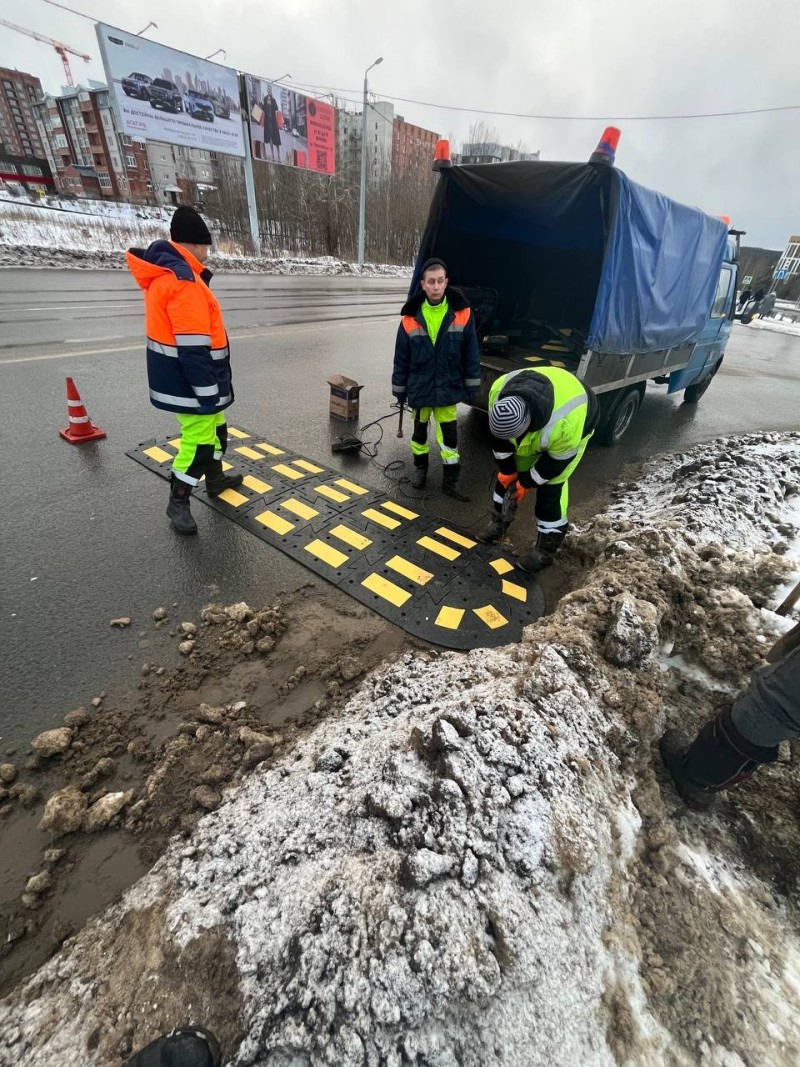В Сыктывкаре возле ТЦ "Макси" появятся лежачие полицейские