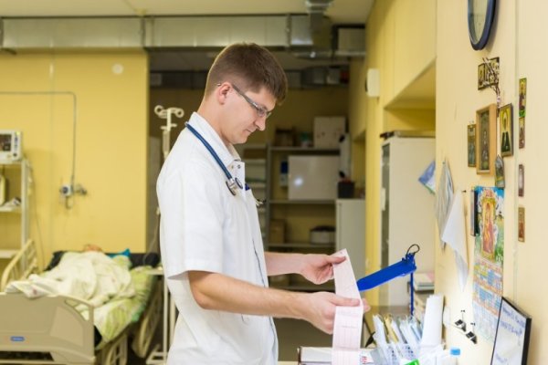 Врачи из Ухтинской городской больницы №1 спасли пациентку из Троицка-Печорска

