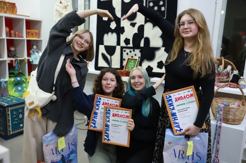 В Коми названы имена лауреатов XI Республиканской молодёжной выставки "Зарни кияс"