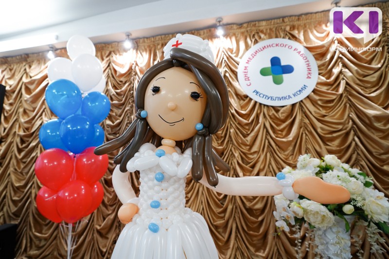 Региональное Отделение СФР перечисляет специальные социальные выплаты 6 200 медикам Коми