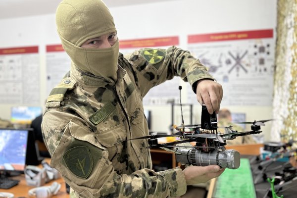 В Сыктывкаре сотрудники спецподразделений Росгвардии прошли курс подготовки операторов БПЛА

