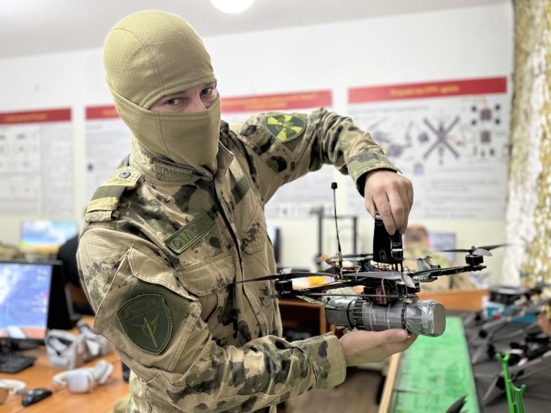 В Сыктывкаре сотрудники спецподразделений Росгвардии прошли курс подготовки операторов БПЛА

