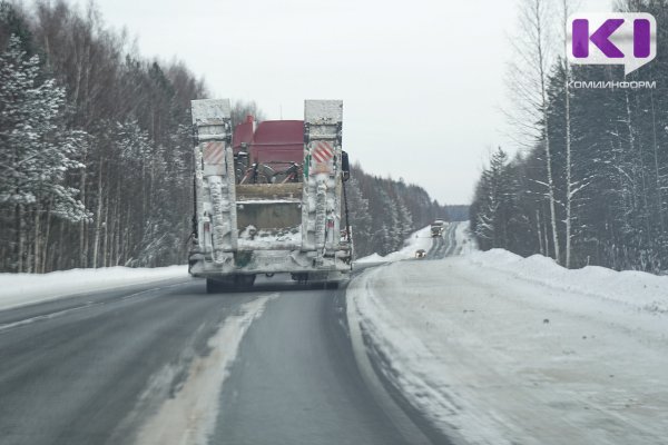 В Коми водитель большегруза бросил прицеп на проезжей части - пострадала пассажирка такси 