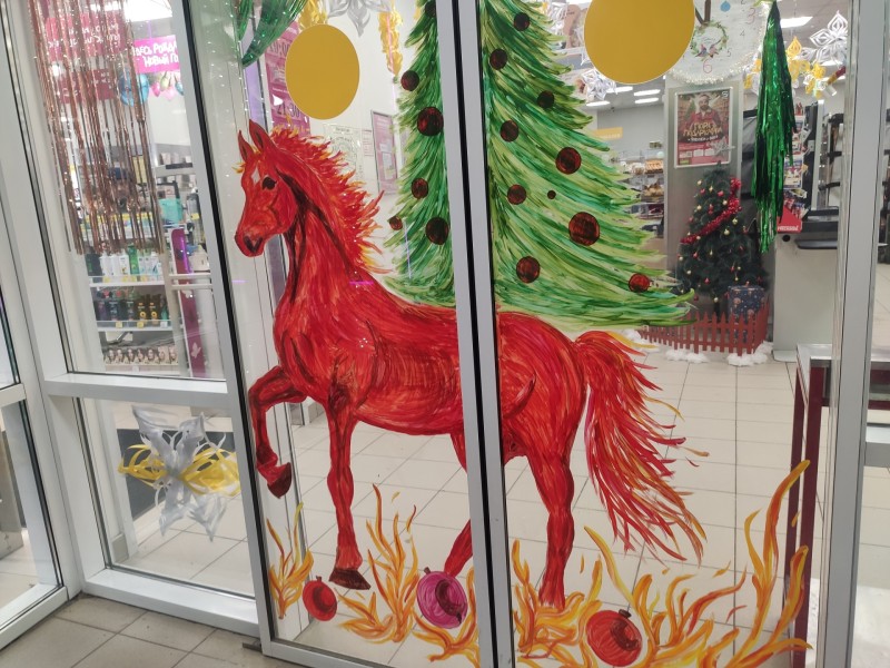 Коми кони - какие символы года из снега украсили дворы Республики Коми