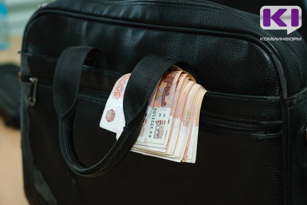 По иску прокуратуры Коми с бывшего госслужащего взыскан коррупционный доход
