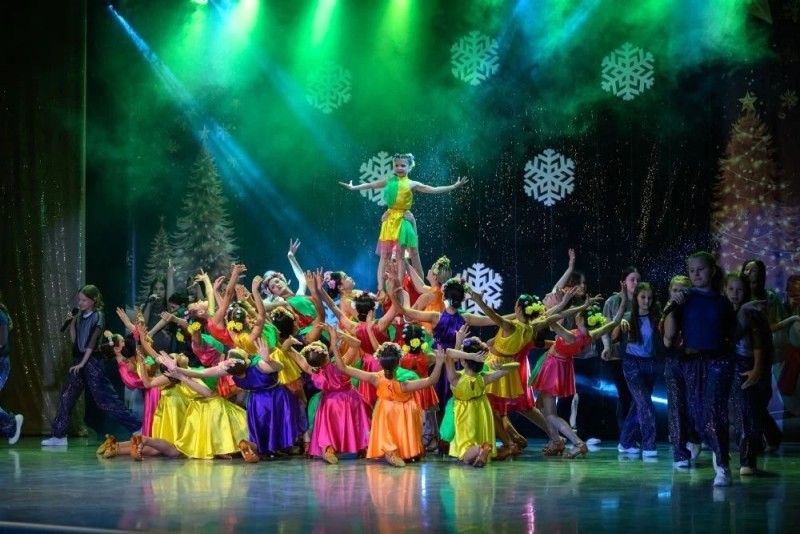 Главная ёлка Воркуты вновь зажглась для одарённых детей

