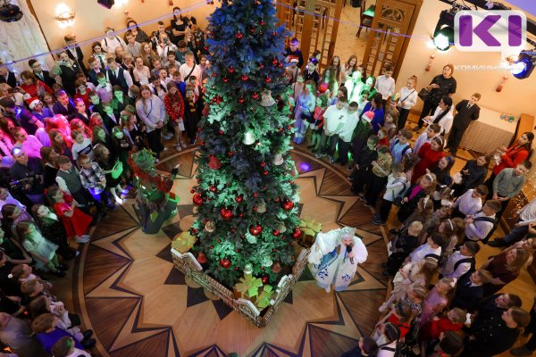 Блогеры и балерины: талантливые дети встретились на елке главы Коми и узнали, куда пропала тыква 