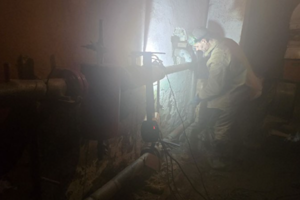 В Печоре устраняют прорыв коллектора отопления