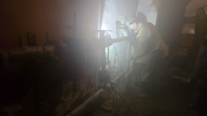 В Печоре устраняют прорыв коллектора отопления