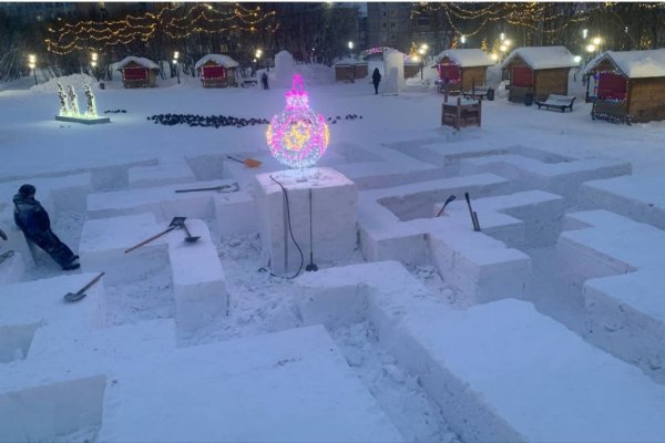 Вандалы повредили новогодний городок в Воркуте еще до открытия