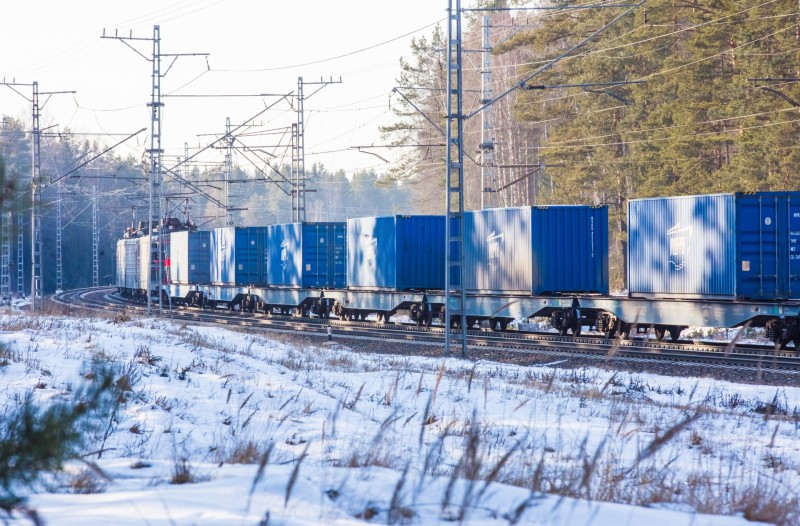 Более 1,7 тыс. контейнерных поездов отправлено с Северной железной дороги в январе-ноябре