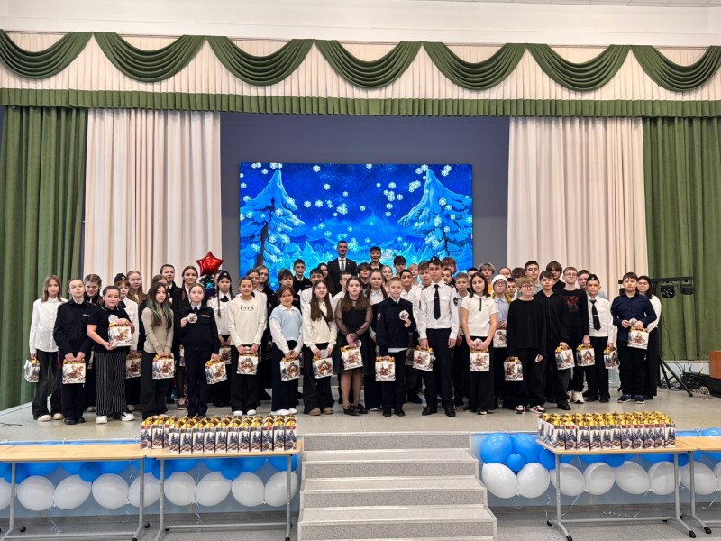 Сладкие подарки от главы Коми и "Единой России" несут радость детям по всей республике