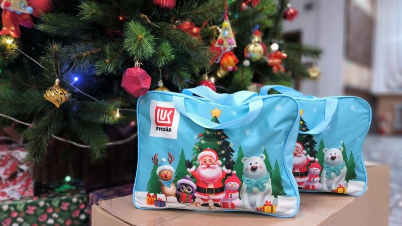 Новогодние подарки от ЛУКОЙЛа получат более тысячи маленьких северян