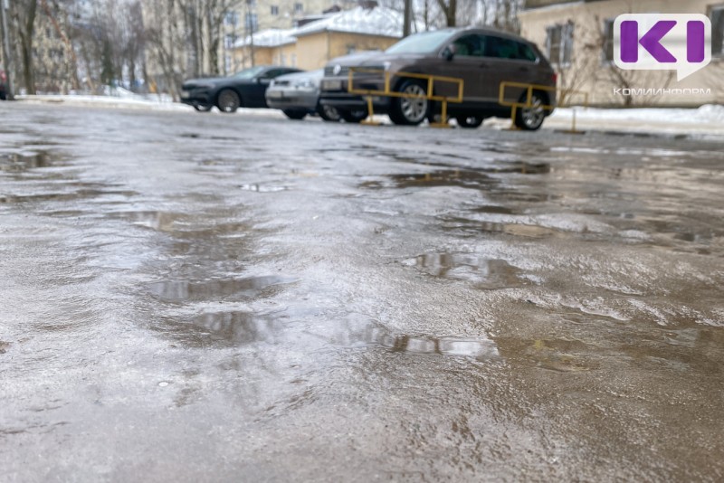 В Инте суд взыскал 200 тысяч рублей с подрядчика за травму горожанки на неочищенном тротуаре