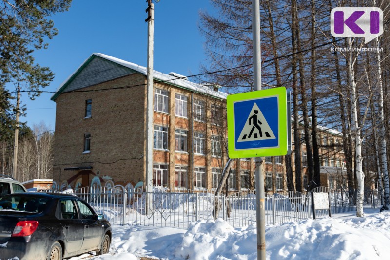 Минстрой Коми рекомендует главам районов перенять успешный опыт Сыктывкара и Ухты по установке проекционных пешеходных переходов