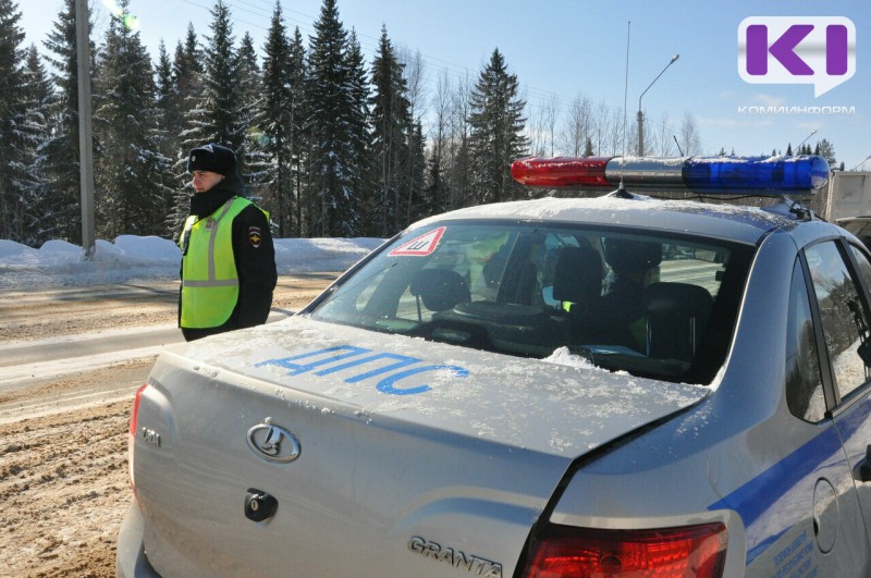 Водитель Chevrolet Niva врезался в припаркованную Lada под Сосногорском